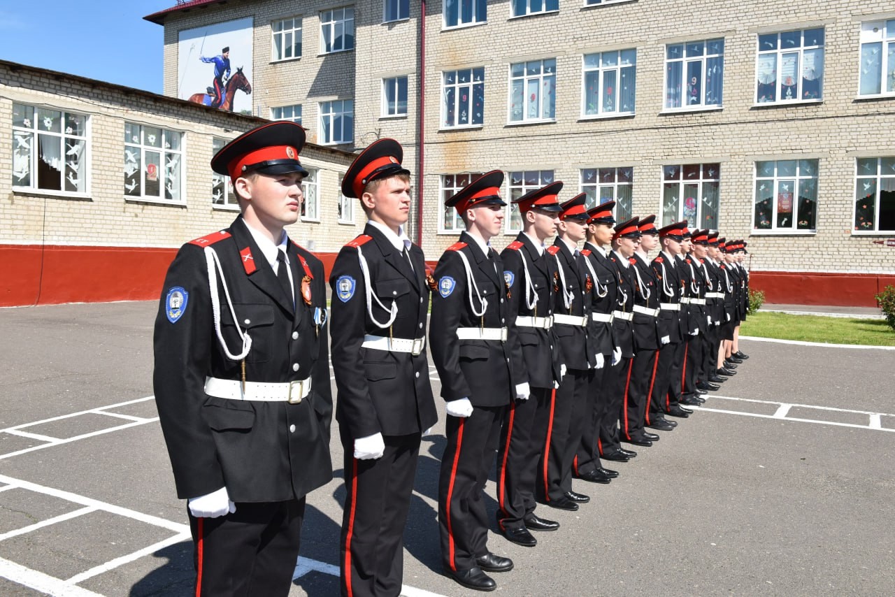 Александр Богомаз рассказал про выпускников-кадетов Стародубского казачьего корпуса
