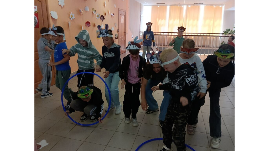 В Клинцах для школьников провели калейдоскоп «Любим книги мы читать и героев узнавать»