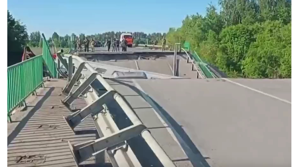 Брянский губернатор сообщил о путях объезда подорванного моста под Выгоничами