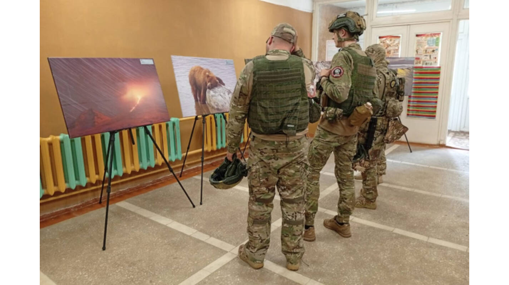 Бойцам «БАРС-Брянск» продемонстрировали выставку «Самая красивая страна»