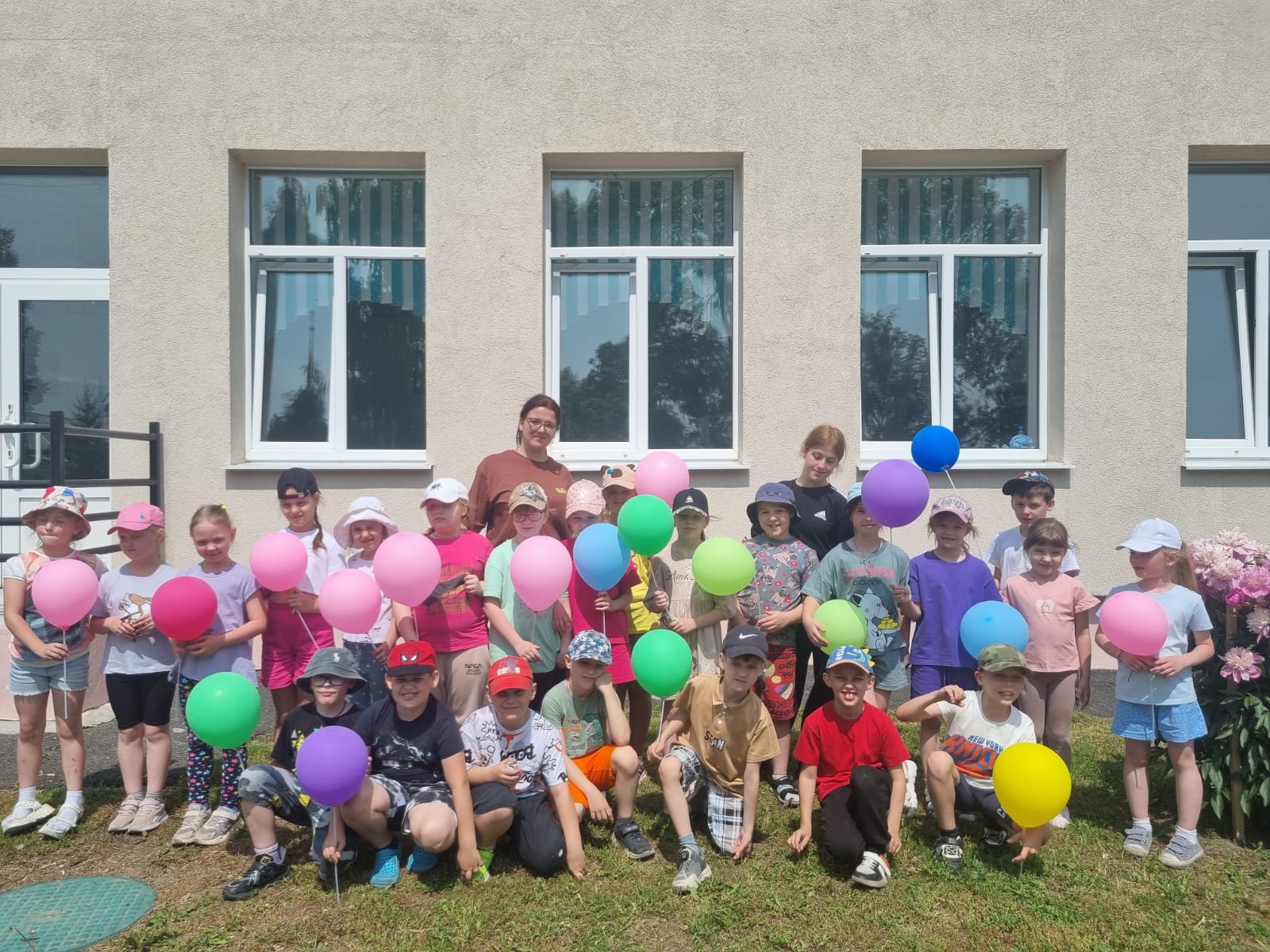 В детском оздоровительном лагере «Дружба» Севской школы № 1 весело отдохнули ребята