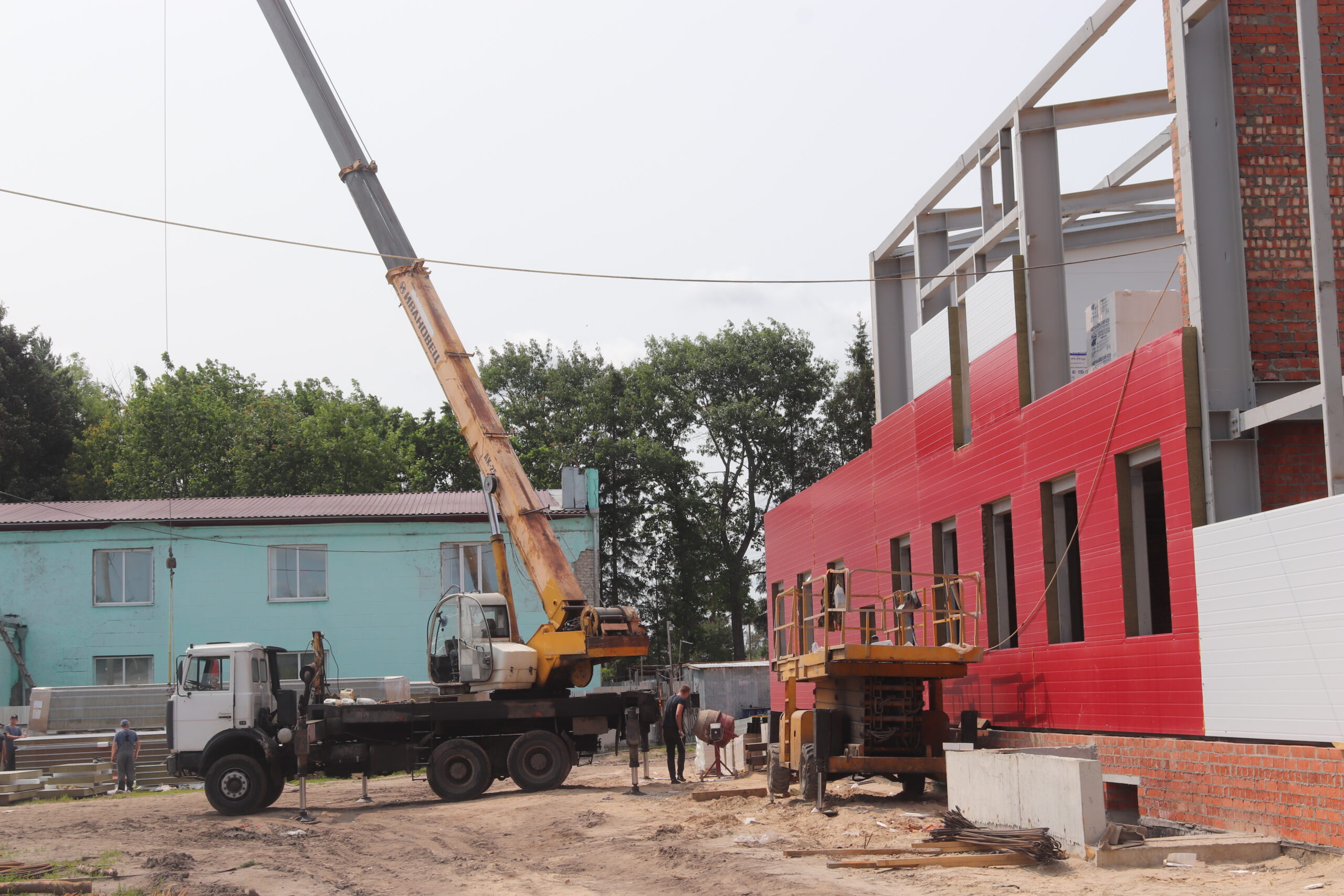 В Севске продолжается строительство СОКа