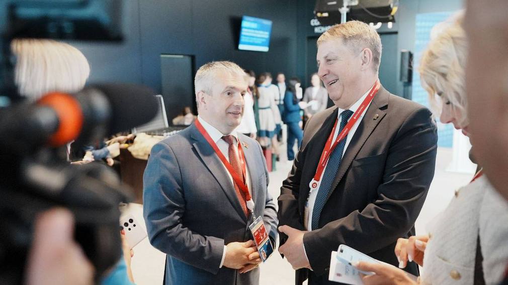 На ПМЭФ обсудили сотрудничество Брянской и Гомельской областей