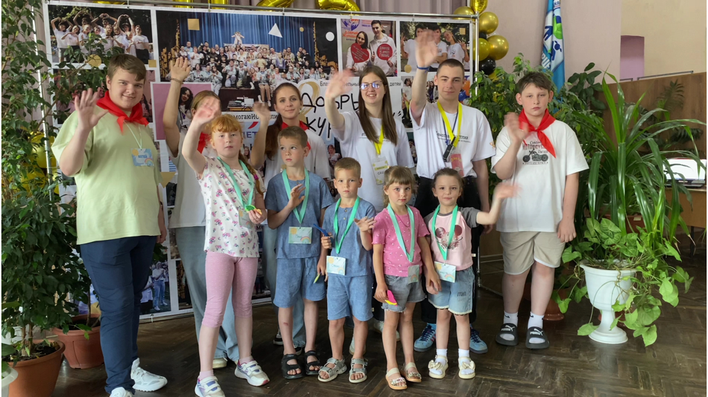 Клинцовская школа имени Герцена с фондом «Добрый журавлик» провела фестиваль «Вместе»