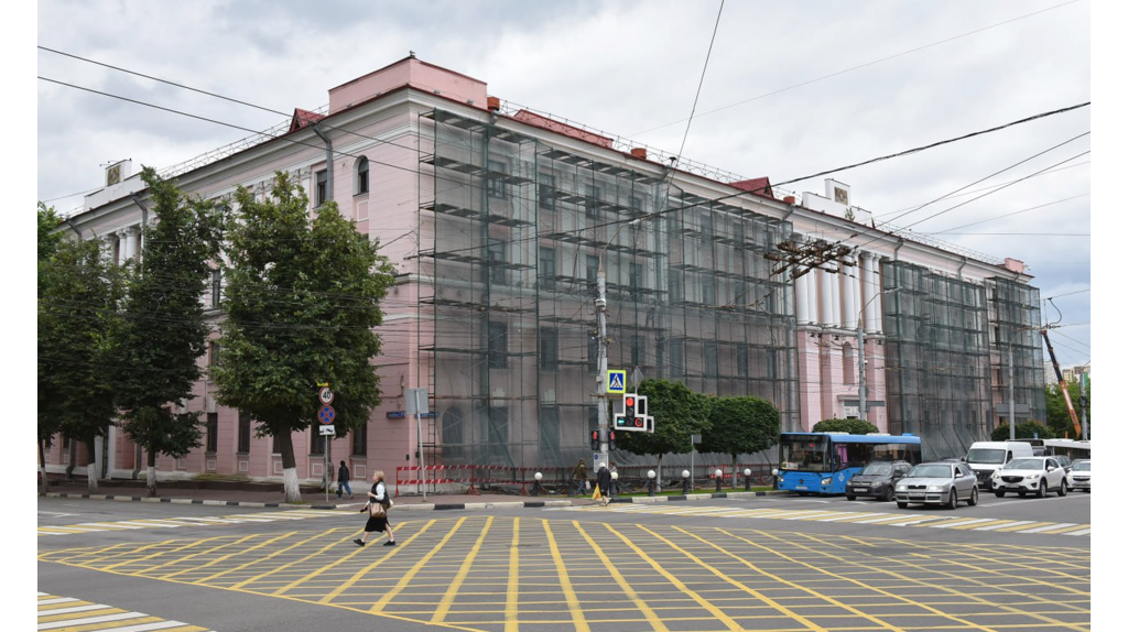 В Брянске на объекте филиала Сеченовского университета трудятся 150 рабочих