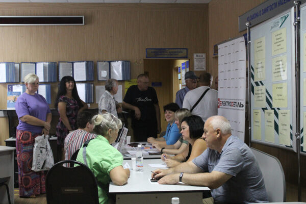 В Карачевском центре занятости населения прошла ярмарка вакансий для защитников Отечества