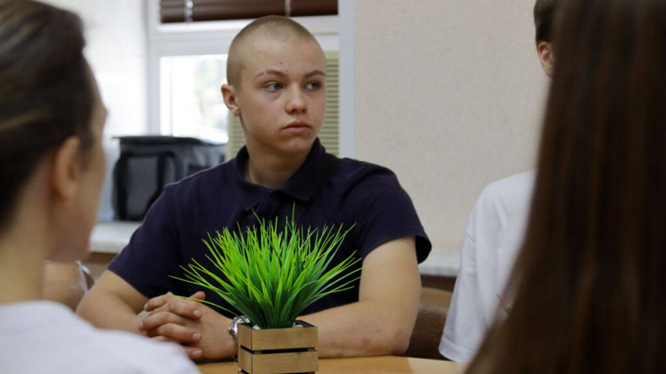 В Брянске сын участника СВО организовал пункт приема гуманитарной помощи