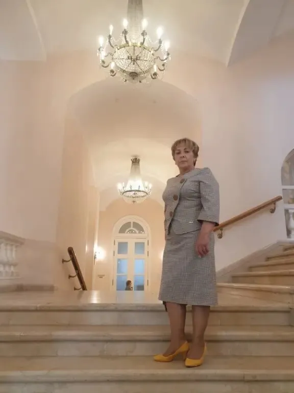 Директор МБУК «ЦБС» Севского района Людмила Владимировна Боброва высказала свое мнение о службе по контракту в Вооруженных силах РФ