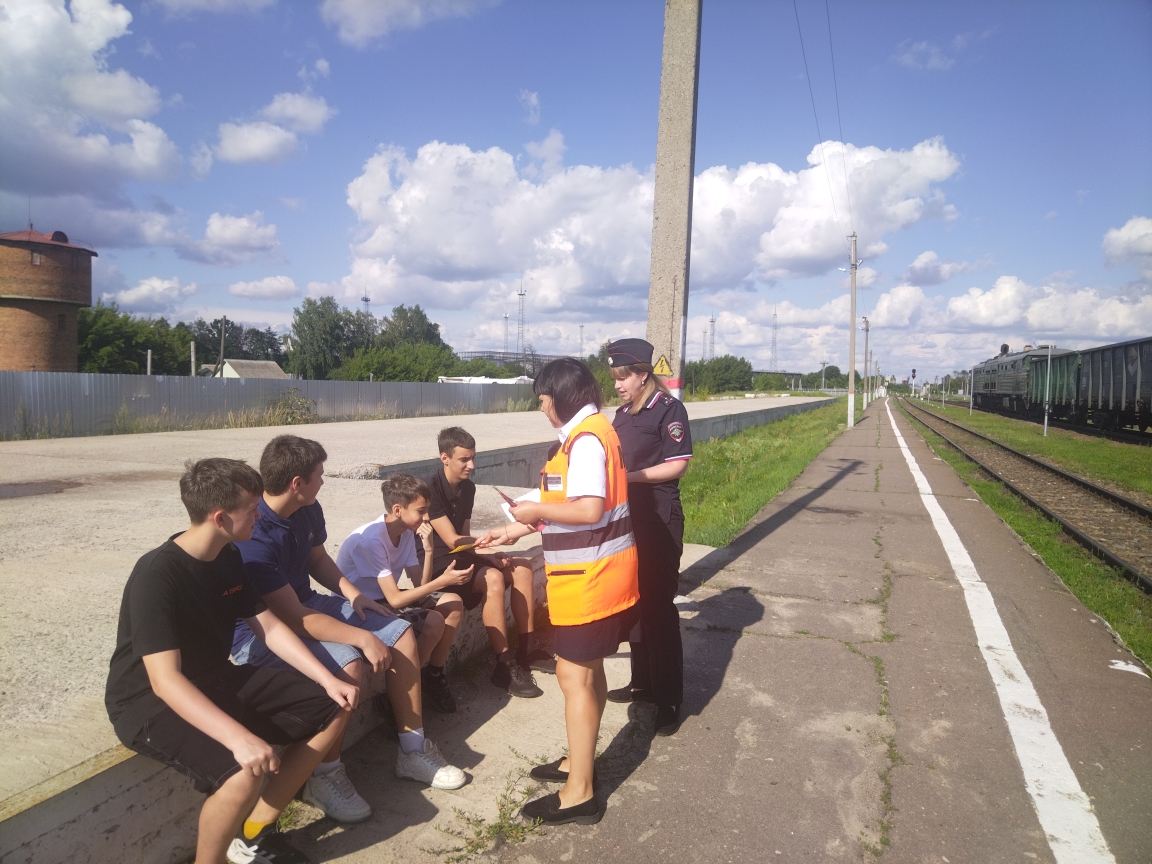 Сотрудники линейного пункта полиции на железнодорожной станции Клинцы и линейного отдела полиции на станции Унеча Брянского ЛО МВД России на транспорте провели совместные рейды на станциях Новозыбков и Клинцы