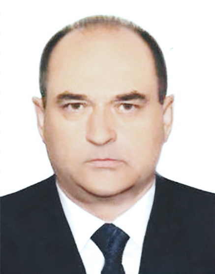 Директор МБОУ «Ново-Ямская ООШ» Владимир Николаевич Ткачев высказал свое мнение о службе по контракту в Вооруженных силах РФ