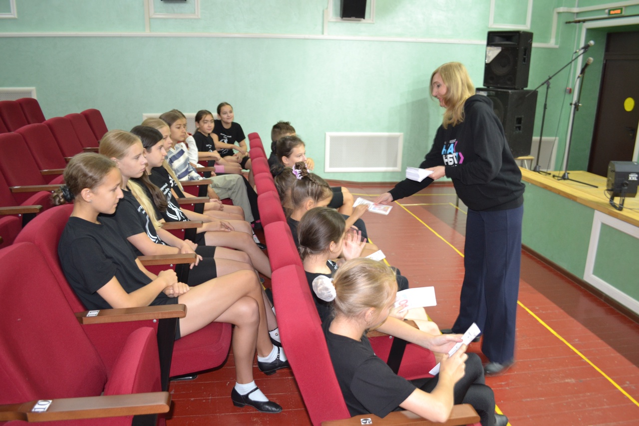 Специалисты культурно-досугового центра Севского района провели с детьми беседу «От чего возникают пожары?»