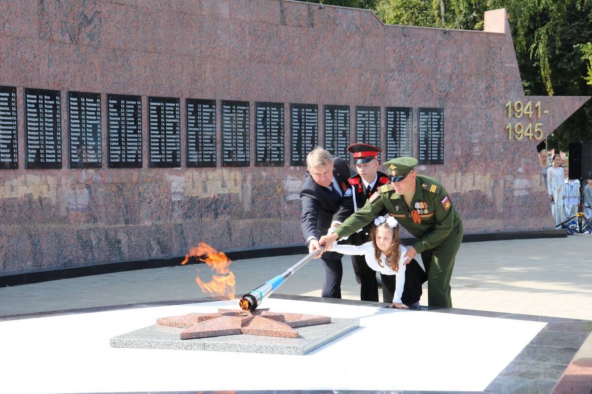 В Стародубе открыли реконструированную «Стену Памяти»