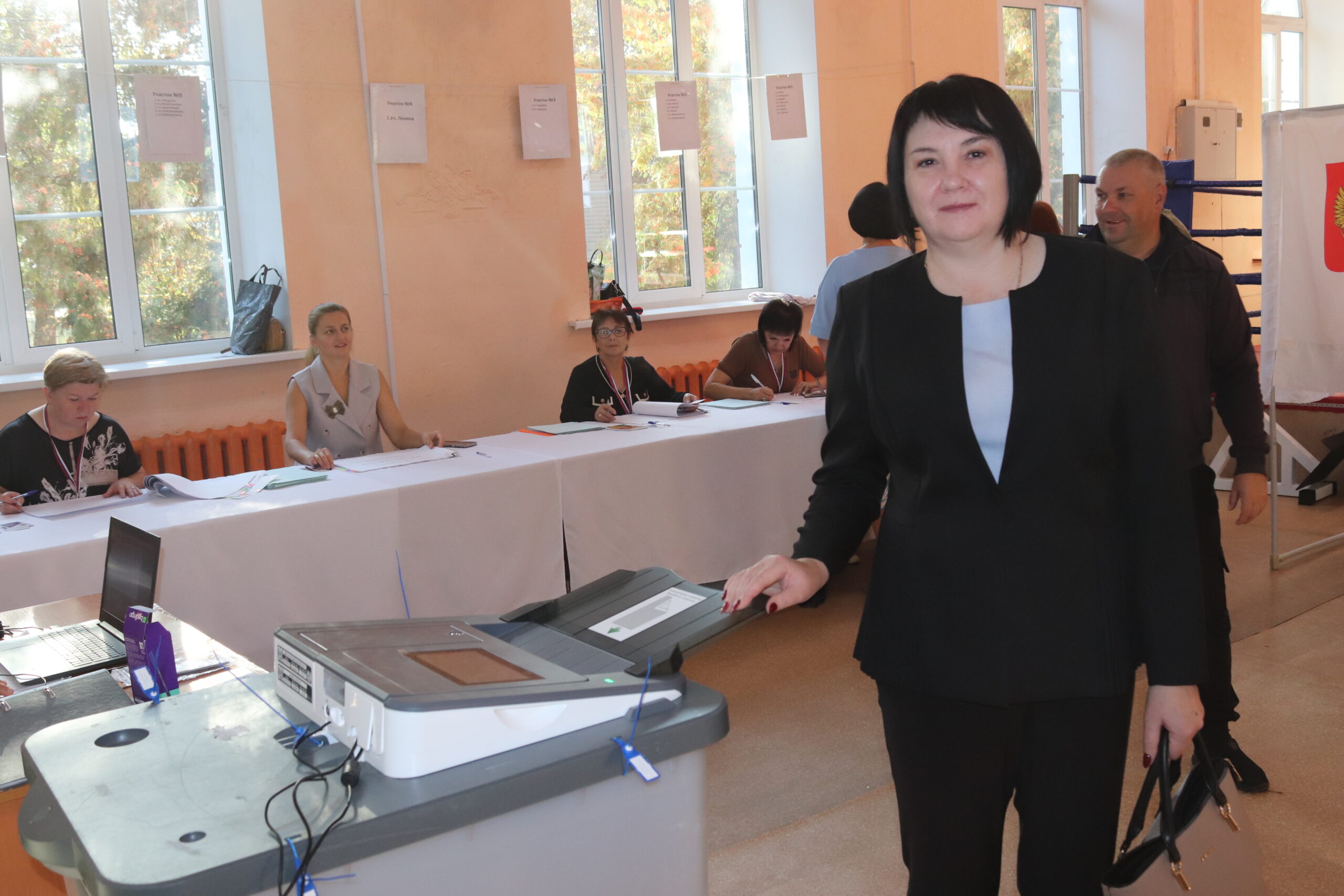 Глава Севского района Марина Ефименко проголосовала на выборах губернатора Брянской области