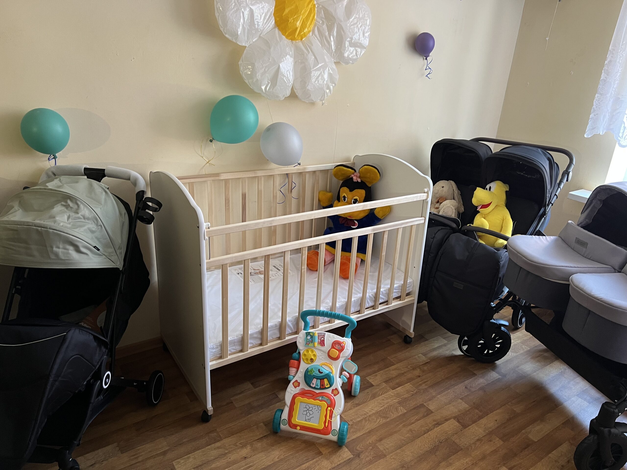 Новая забота о самых маленьких: в КЦСОН Севского района появились кроватки для новорожденных