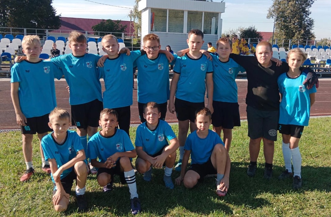 Юные севские футболисты заняли второе место на турнире в Комаричах