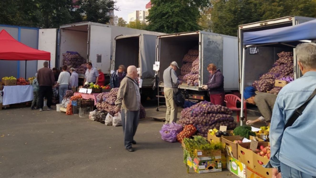 В Брянске продолжили работу ярмарки выходного дня
