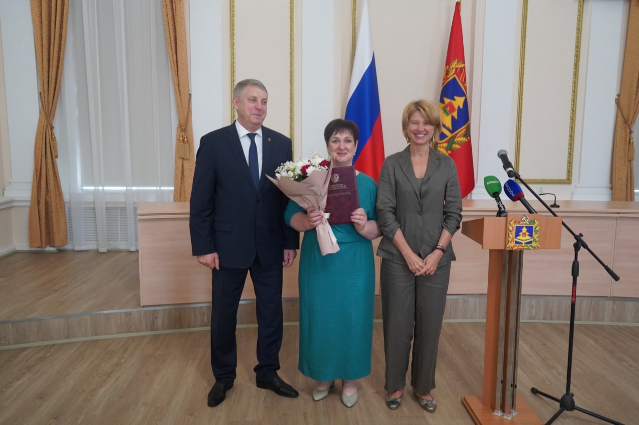 Александр Богомаз поздравил тружеников агропромышленного комплекса Брянской области с профессиональным праздником