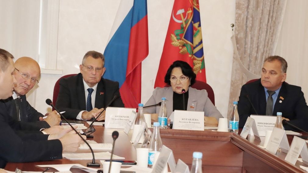 Брянские депутаты обсудили итоги летней оздоровительной кампании и развитие образования в регионе