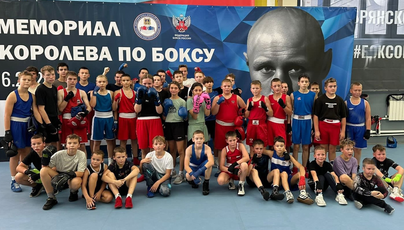 Севские боксеры посетили Дворец единоборств имени Артема Осипенко