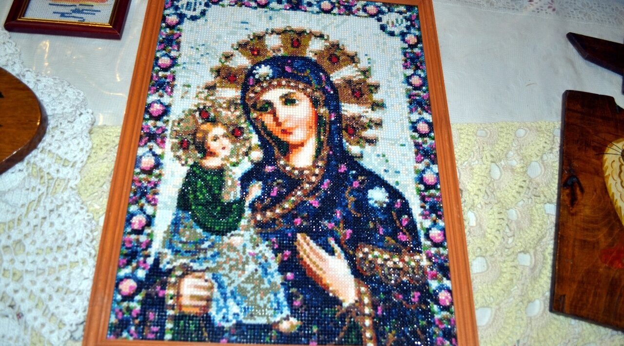 В культурно-досуговом центре проходит выставка творческих работ «Фантазия и творчество»