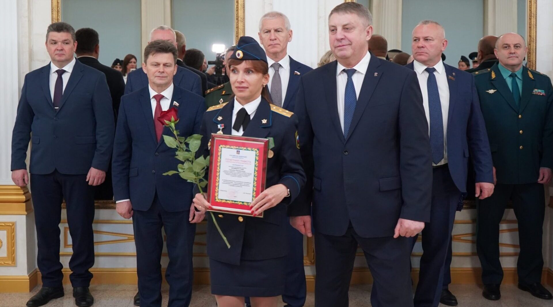 Александр Богомаз поздравил судебных приставов с профессиональным праздником