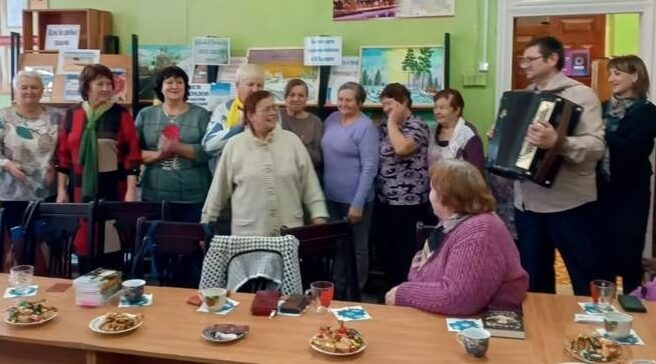 Севские библиотекари провели мероприятие «Комсомол, ты в памяти моей…»