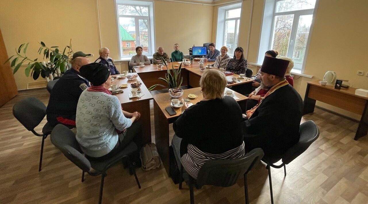 В Севске состоялось очередное заседание клуба «С заботой о СВОих»