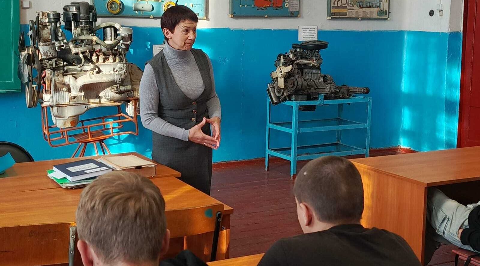 Специалисты центра занятости населения Севского района организовали познавательный час