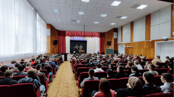 Росгвардейцы провели тематический урок для брянских студентов