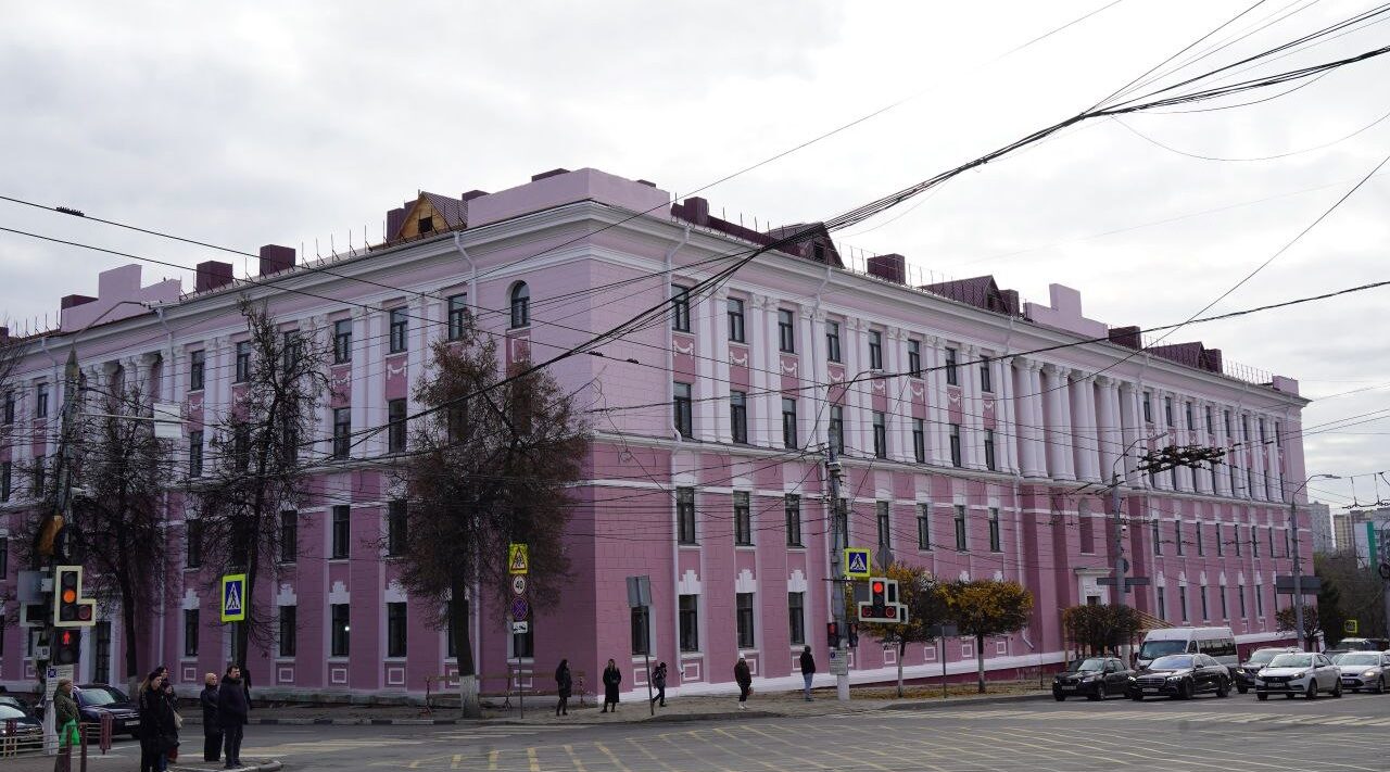 Александр Богомаз провел рабочее совещание в филиале медицинского университета имени И.М. Сеченова