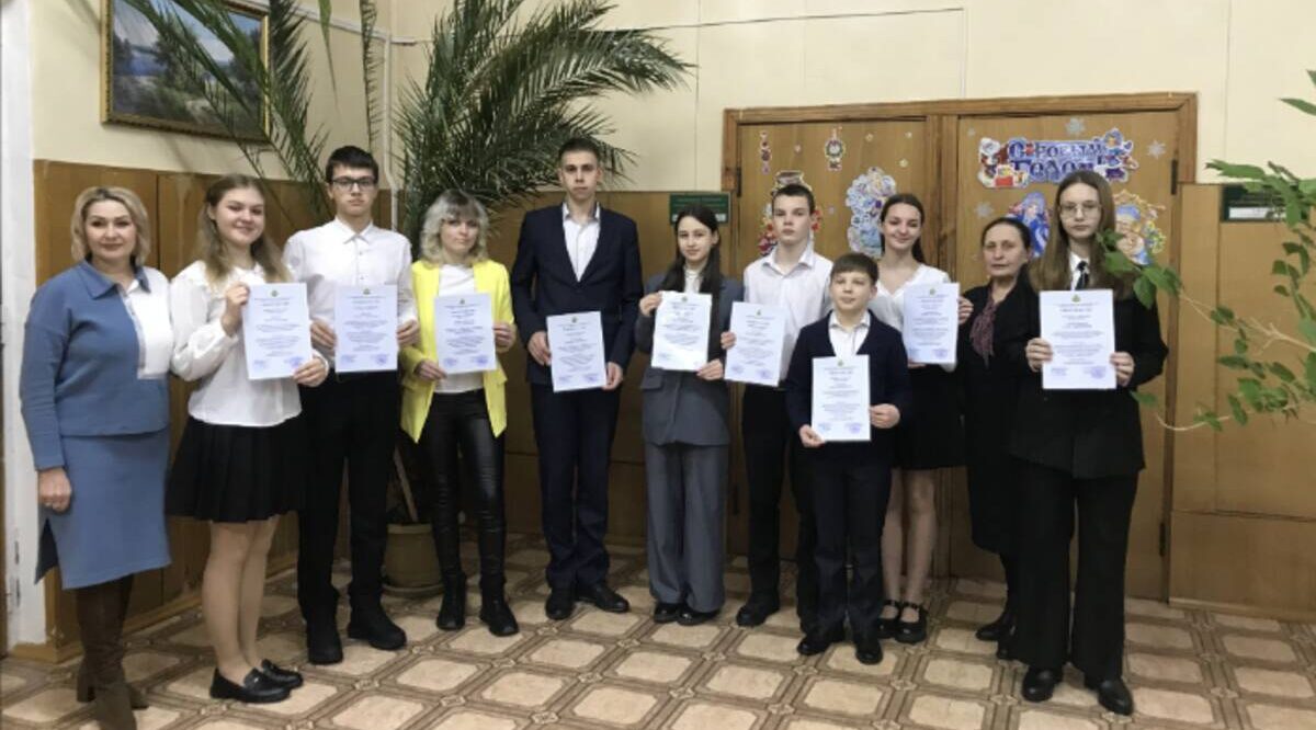 В Брасовском районе вручили именные стипендии десяти одарённым школьникам