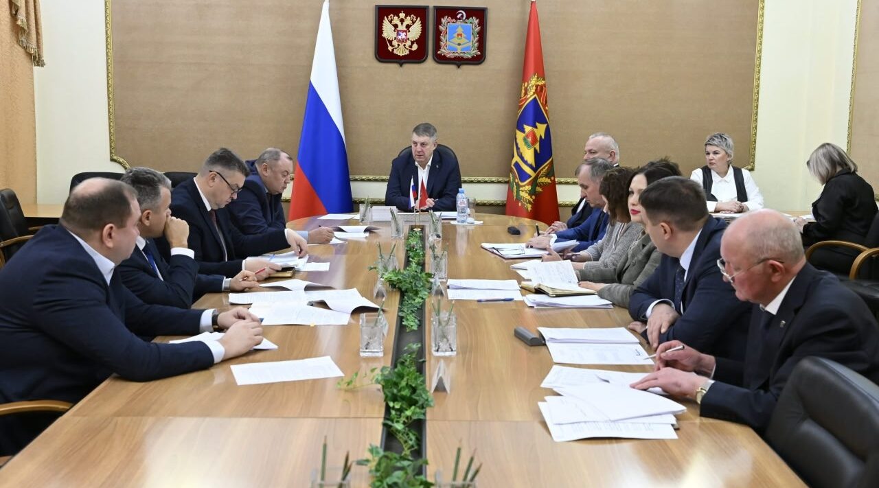 Александр Богомаз рассказал про обеспечение жильем детей-сирот