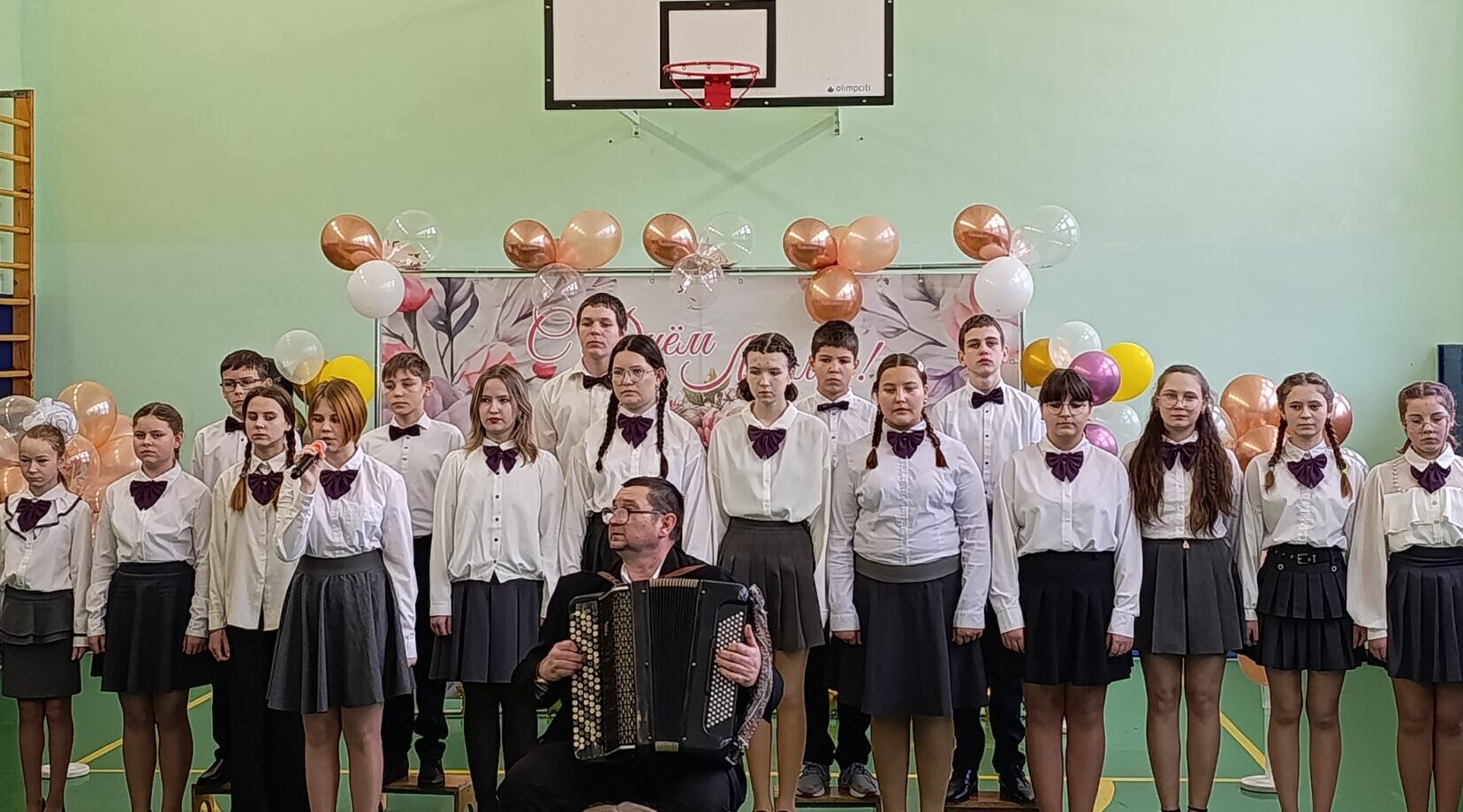 С любовью и благодарностью маме