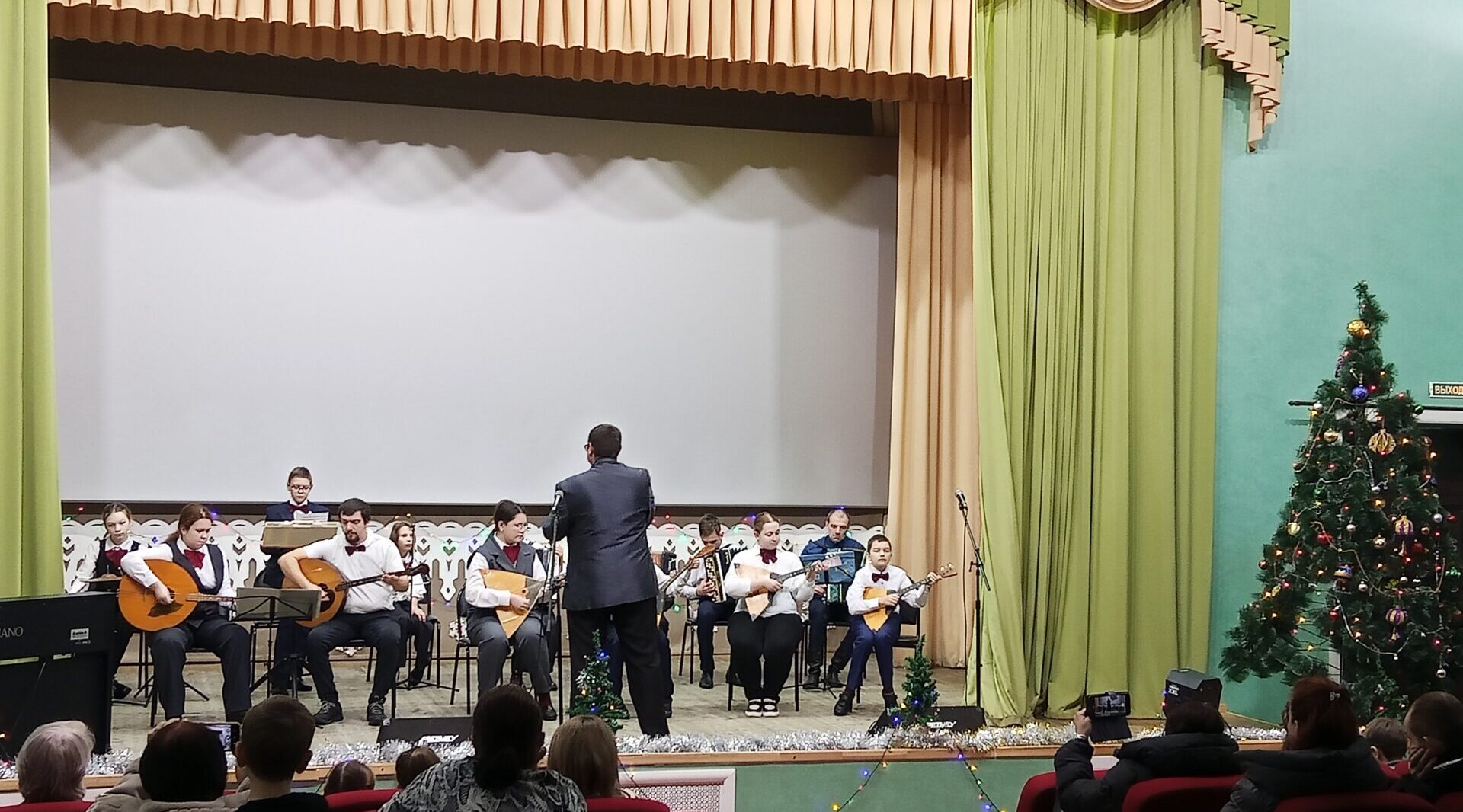 В КДЦ Севского района прошел отчетный концерт детской школы искусств