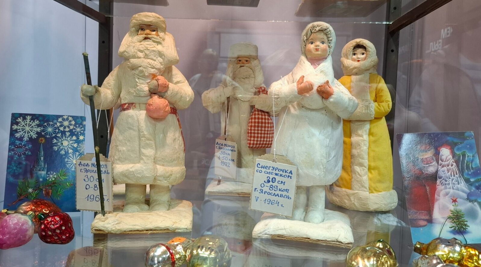 В Севском краеведческом музее открылась выставка новогодних игрушек «Как у бабушки»