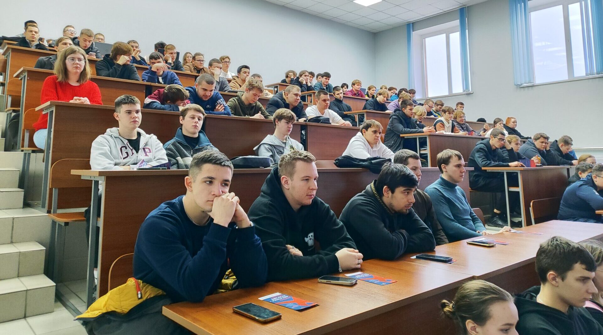 Брянским студентам рассказали о профилактике и борьбе с вирусом иммунодефицита