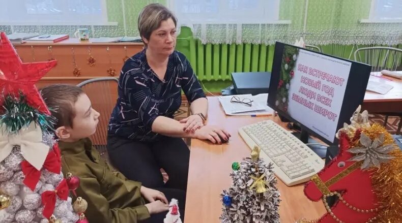 Севские библиотекари для детей провели мультимедийный час