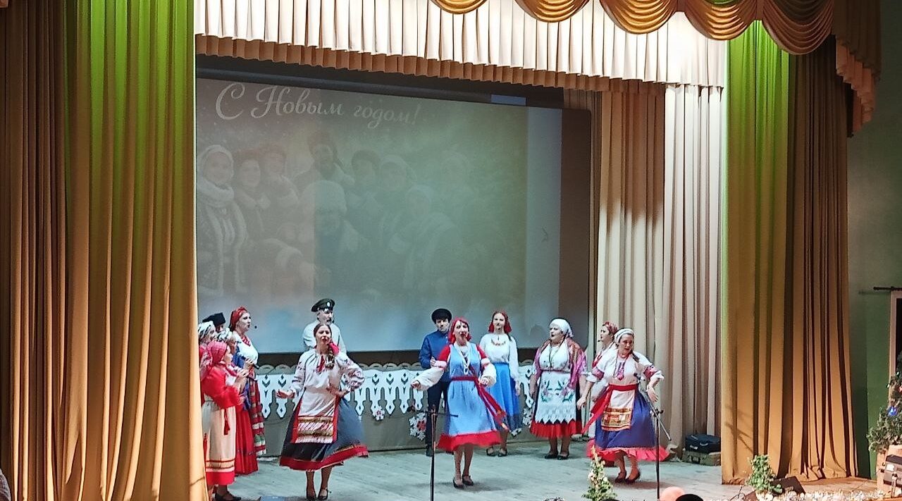 В КДЦ Севского района прошел концерт ансамбля русской песни «Марица»