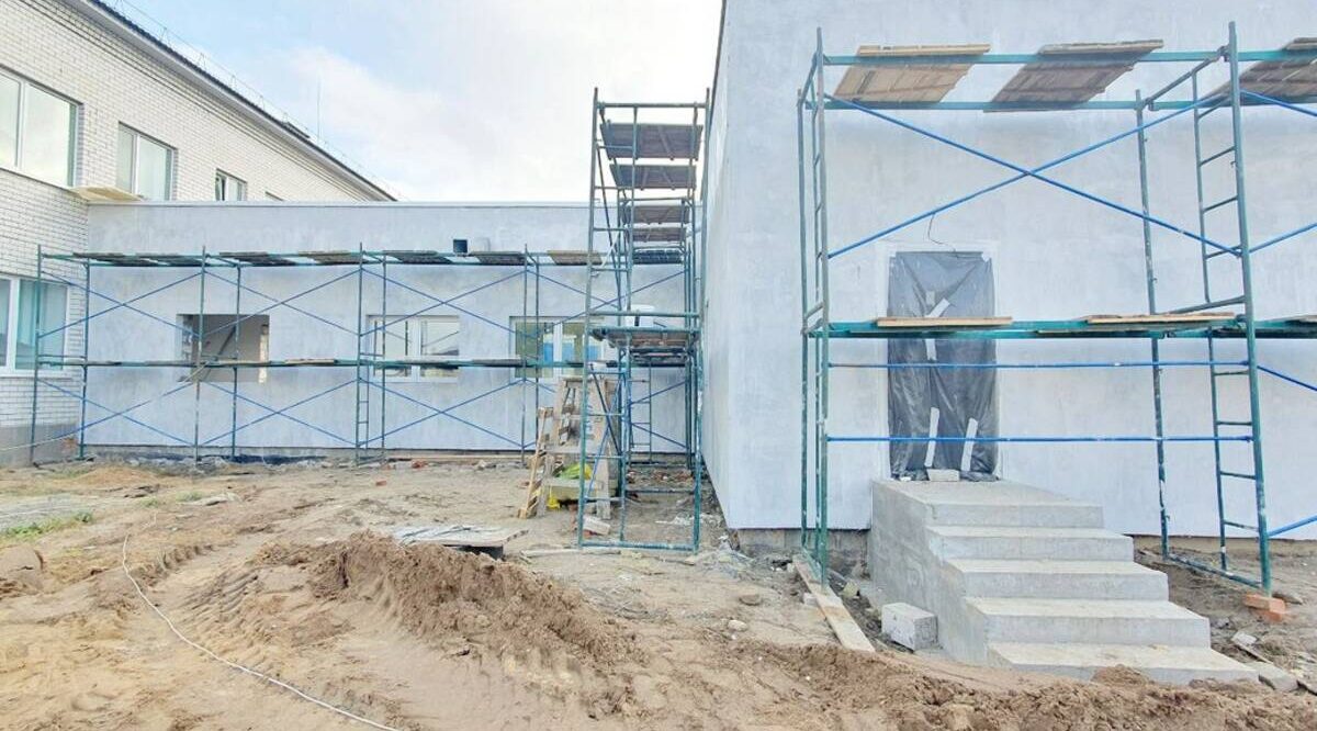 В Сельцо завершается строительство спортивного зала школы Nº5