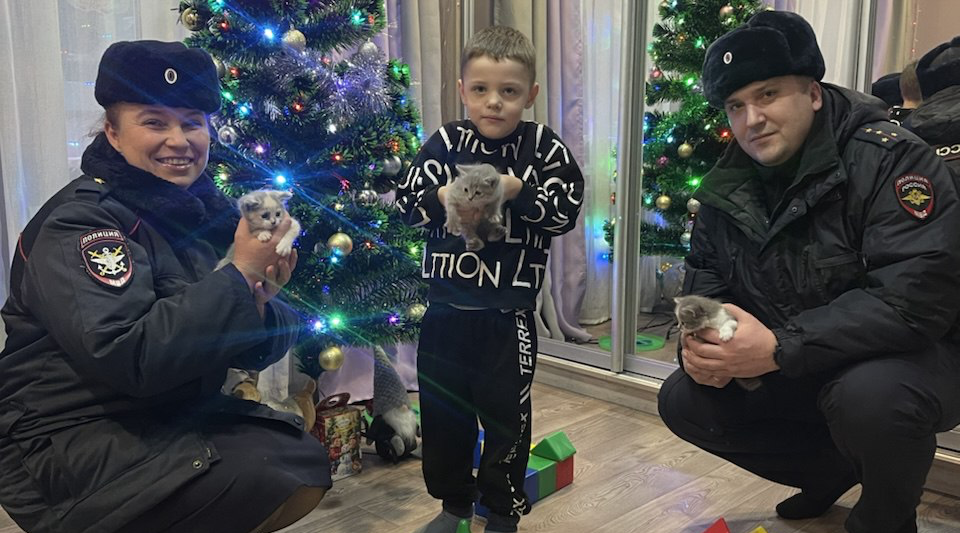 Сотрудники линейного отделения полиции на ж/д станции Унеча исполнили мечту юного земляка