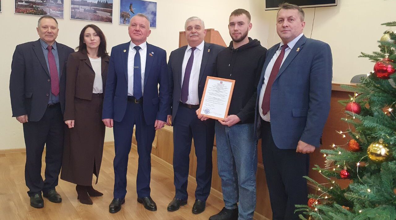 В Красногорском районе вручили жилищные сертификаты детям-сиротам