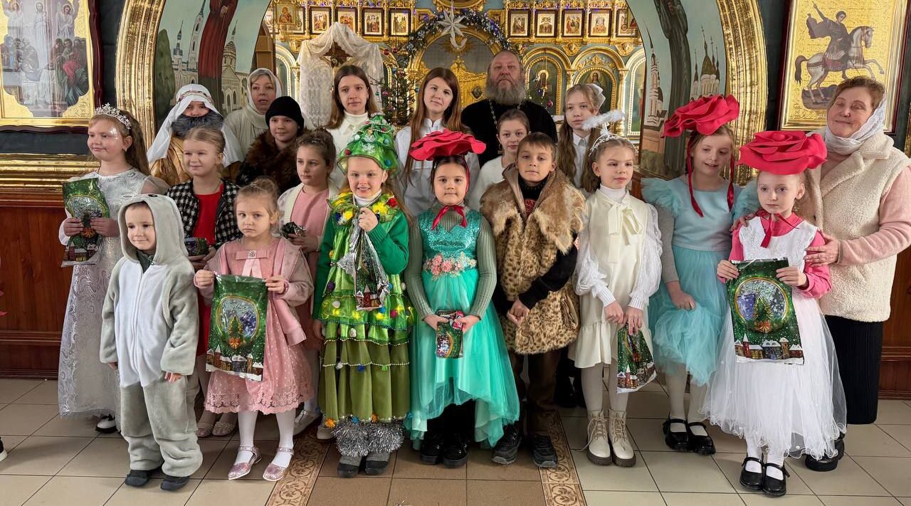 Воспитанники воскресной школы «Незабудка» подготовили праздничное представление