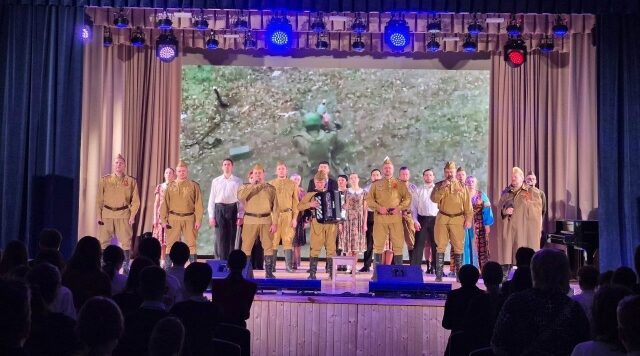 На сцене областного колледжа искусств прошла концертная программа «Музыкальная летопись войны»