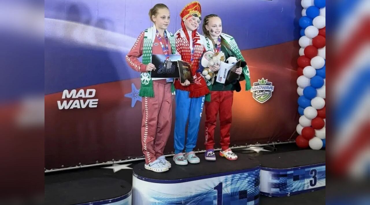 Юная брянская спортсменка Мария Колесникова завоевала серебро на соревнованиях по плаванию