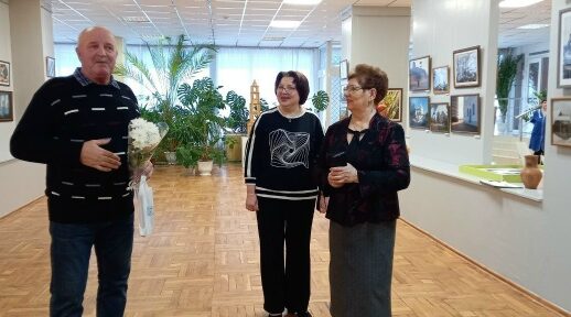 В Музее дятьковского хрусталя состоялось открытие выставки «Виражи творчества»