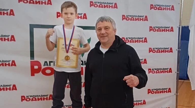 Юный севчанин Даниил Кузема стал лучшим на первенстве по боксу в Дубровке