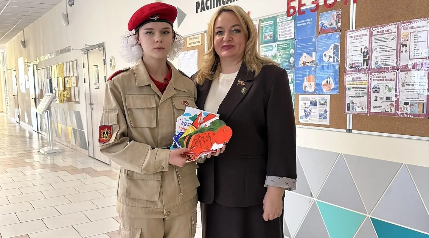 Школьники Советского района Брянска приняли присягу юнармейцев