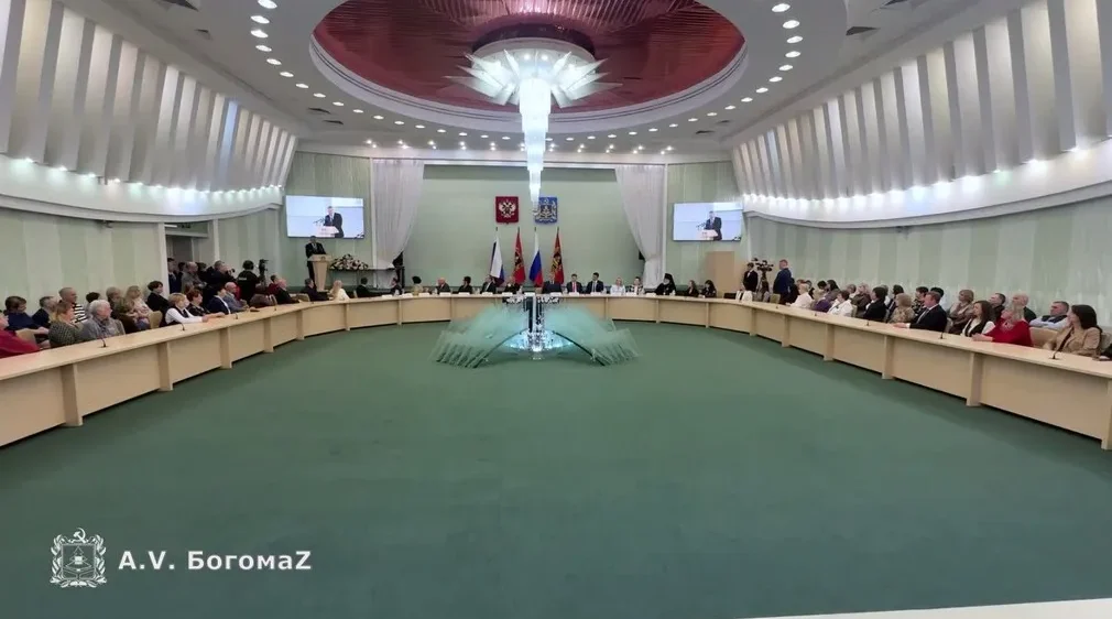 Александр Богомаз поздравил работников культуры с профессиональным праздником