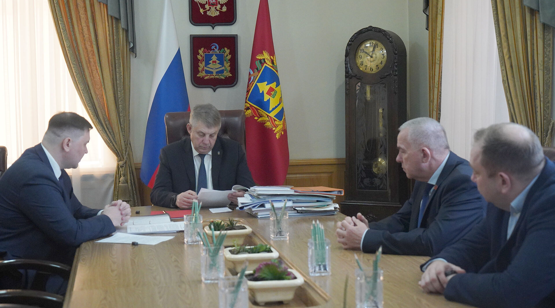 Александр Богомаз на рабочей встрече подвел итоги программы догазификации