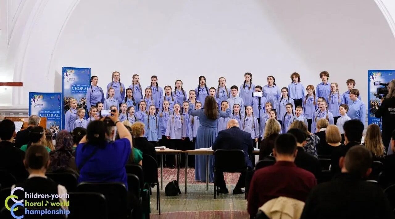 Хор «Апрель» и ансамбль «Акварель» стали победителями 11-го детско-юношеского хорового чемпионата